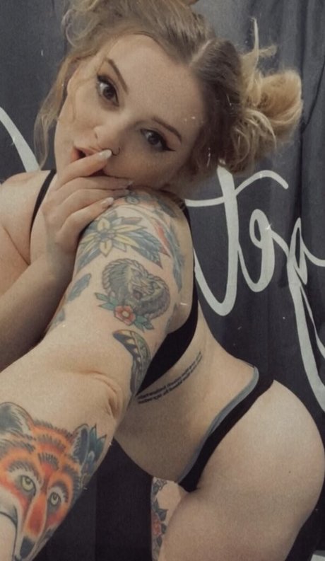 Peeekaboooe porn model gallery