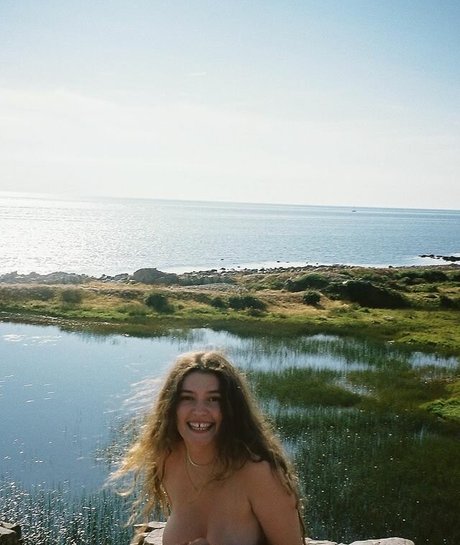 Blue Lindeberg art pornstar photo