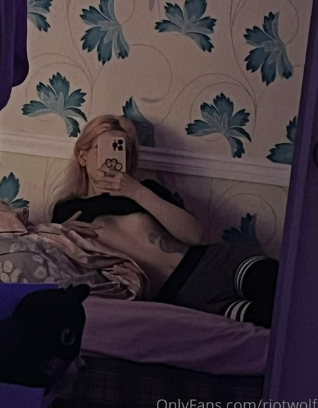 Riotwolf pornstar adult photos