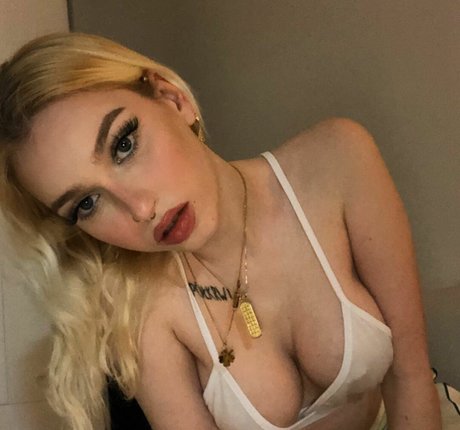 _lilsauvage_ nude model pic