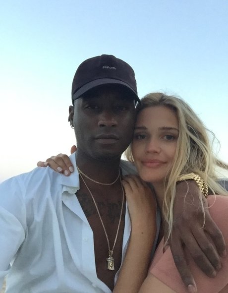 Noel Berry star erotic pics