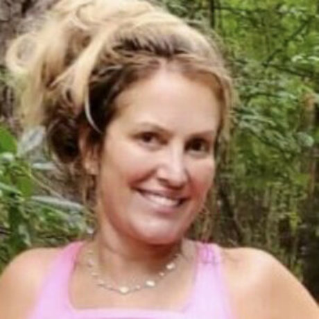 Down With Devina beautiful actress image