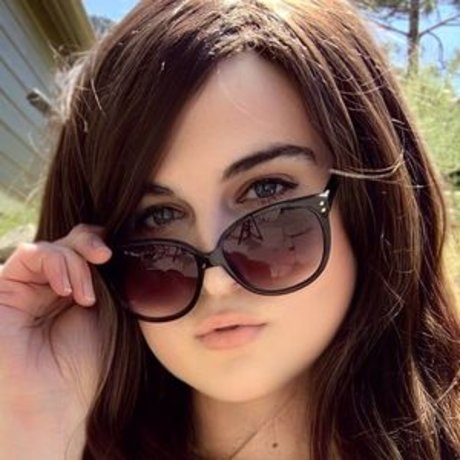 Claire Abella star top galleries