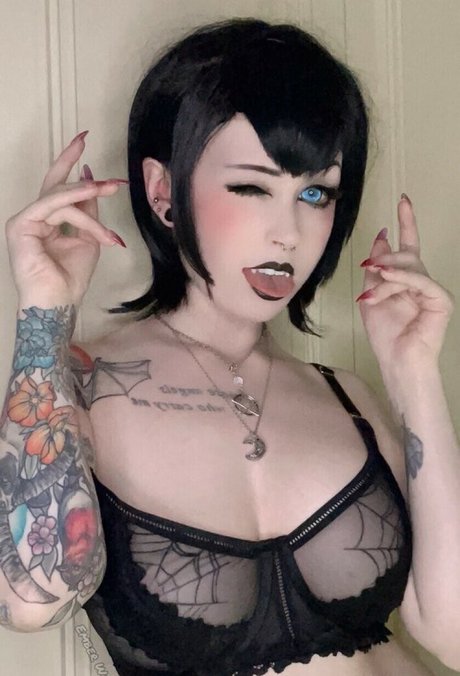 Emberwolfcosplay sexy star img