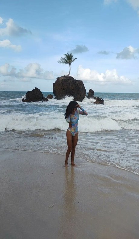 Daniela Santos high quality model image