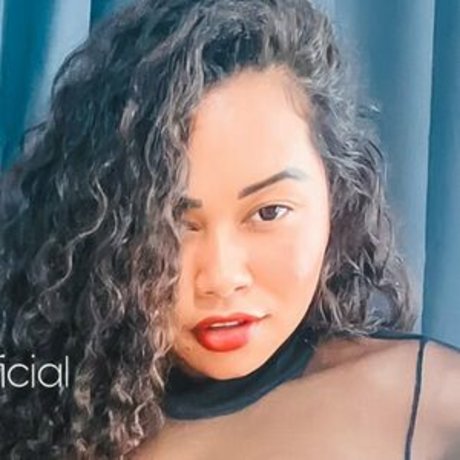 Brune Chaude model adult pics