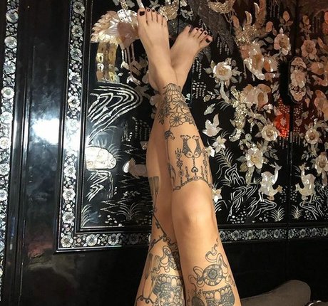 tightcorsetloosemorals model perfect gallery