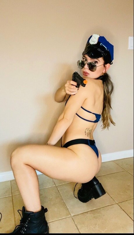 TyleyCriss model perfect pics