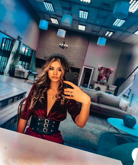 andreealalaaa high quality actress gallery