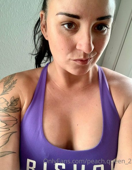 Peach Queen 2 pornstar sex gallery