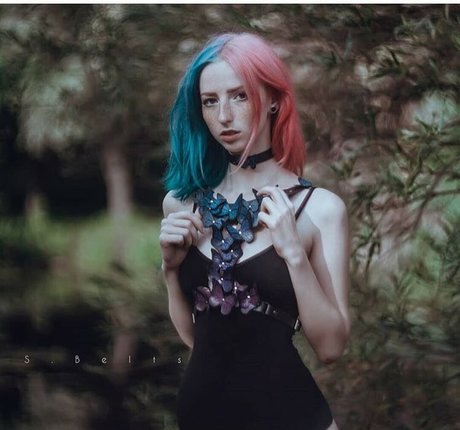 Rocken Rollia beautiful star photos