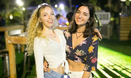 Tiny Miny Mo sexy actress pictures