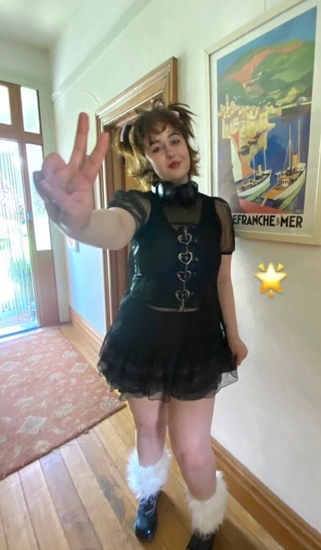 Milabloom naked star picture