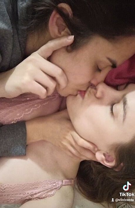 Viviane Costa free star pic