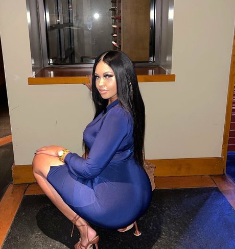 Real Vivevevici model nudes gallery