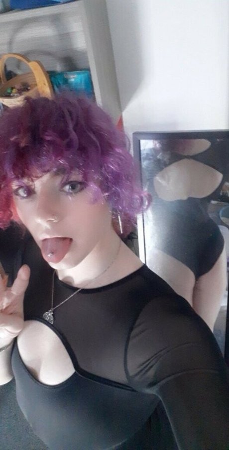 Nunicult erotic model image