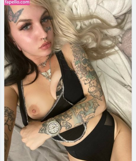 Babygoth best model picture