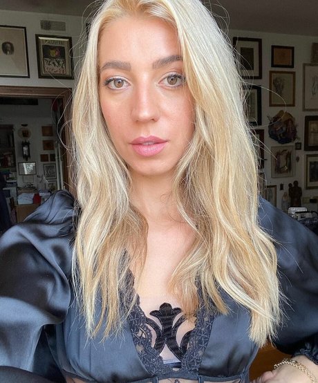 Ely Biella pornstar nudes gallery