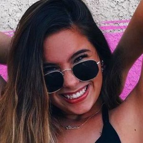 Emma Topp naked model pic