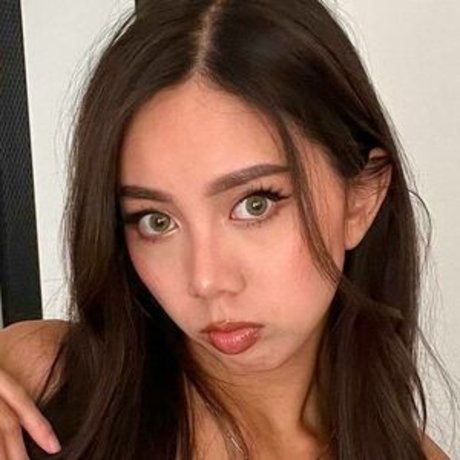 Janice plays pornstar erotic picture