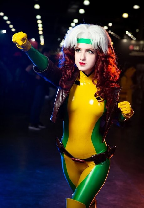 Anastasia Galuzina sexy pornstar img