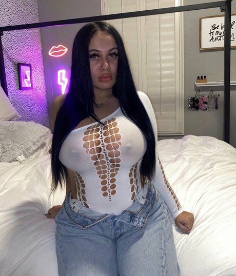 Giannamalave adult star picture