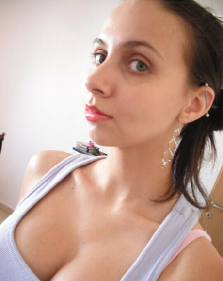 Jennie Naz adult actress img