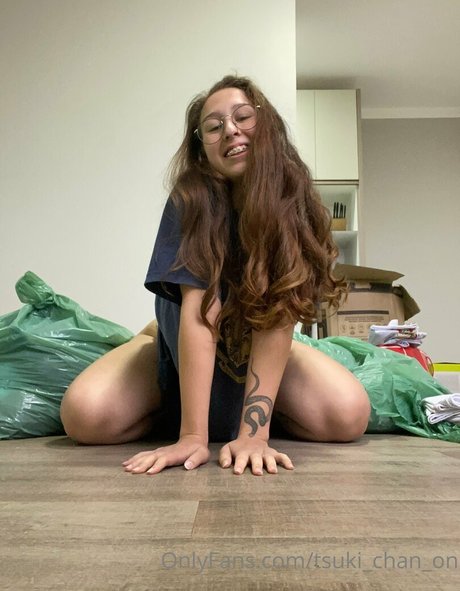 Tsuki Chan adult star galleries