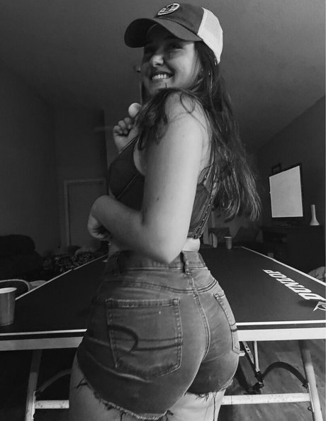 karissannette erotic model galleries