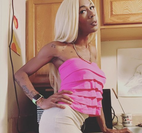 Capri Starr star xxx pictures