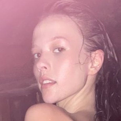 Demi Dee model pretty gallery