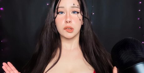 Shiny ASMR pornstar hd pic