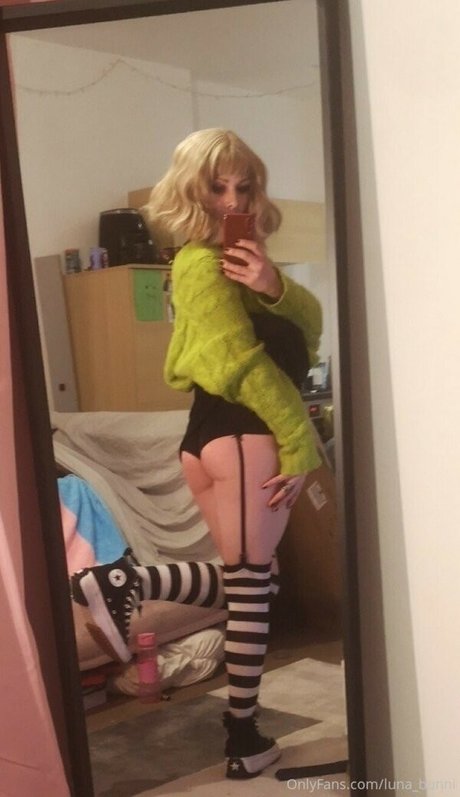 Nihlllxm model perfect images