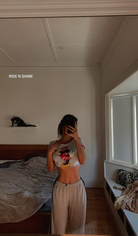 Alexandra Malliaras hot actress photos