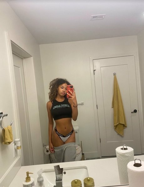 Jayde Chanda porn model pictures