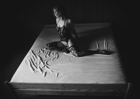 thinloth star naked images