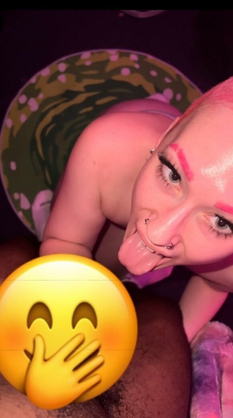 Ellie Summer erotic pornstar image