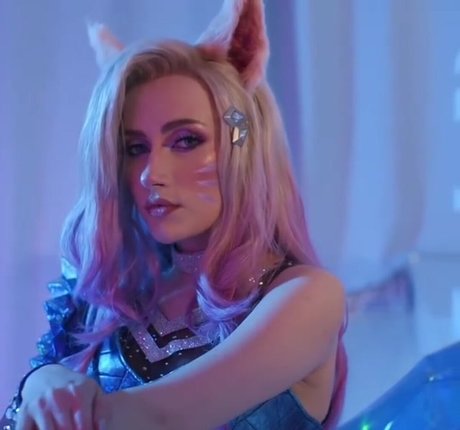 Narga sexy model pic