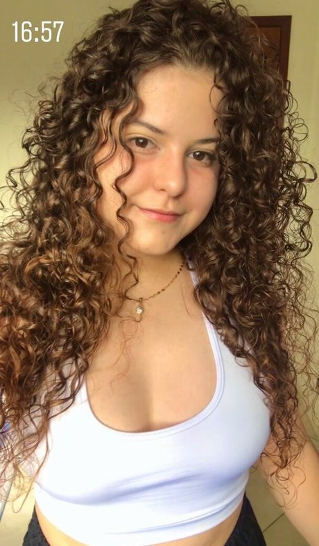 Ana Bluhen sexy star images