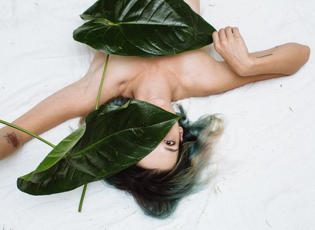 Carly Foulkes pretty star gallery