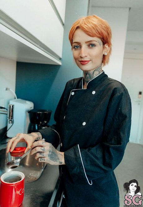 millene adult model pics