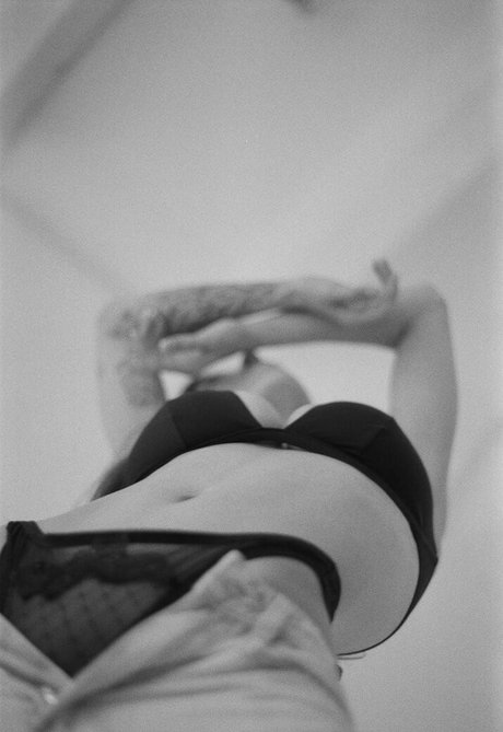 Rich Roxy exclusive actress gallery