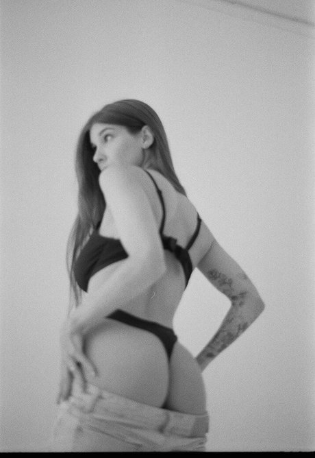 Rich Roxy pornstar art archive