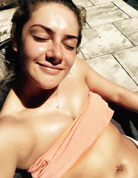 Isabel Hodgins top actress picture