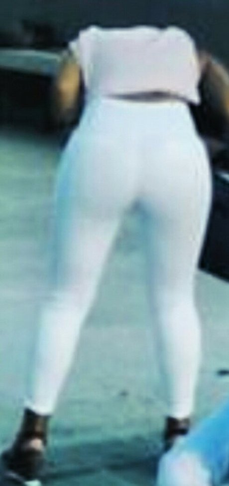 Aria Paria Profile pic