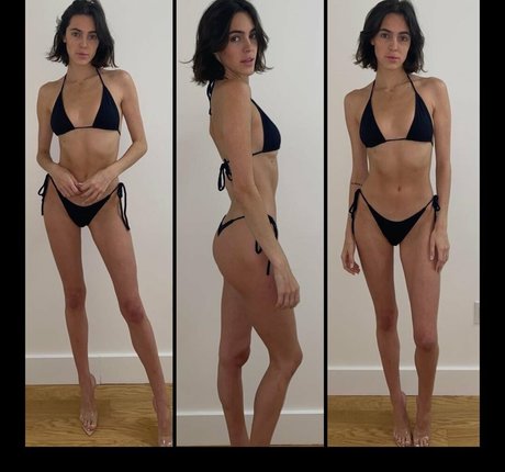 Brooke Deighton naked model picture