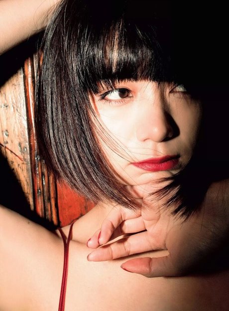 Elaiza Ikeda model sexy picture