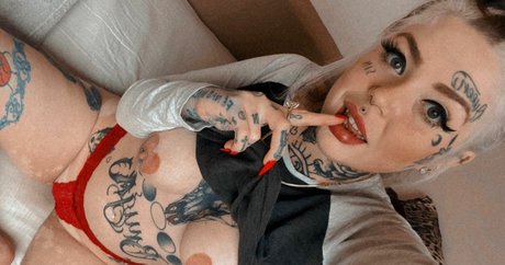 Ferkuzma sexy actress img