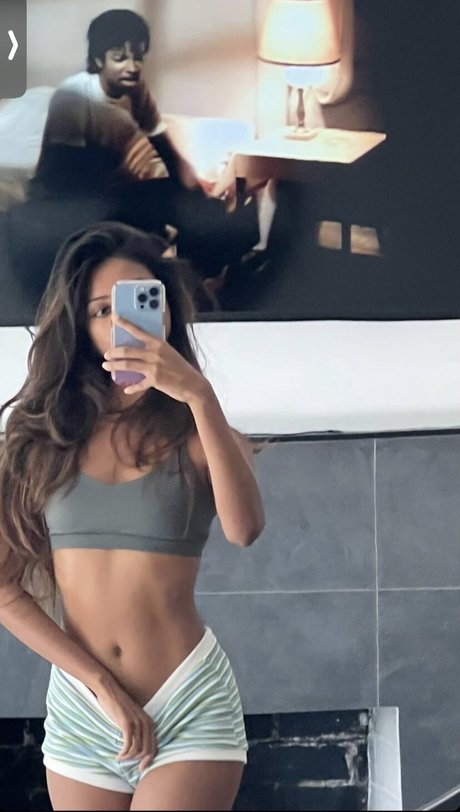 Shaun Romy hot actress img