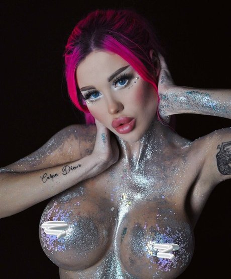 Viktoria Shock hot model picture